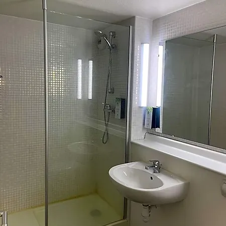 Hotel Kyriad Direct Montpellier Saint Jean De Vedas - La Peyriere