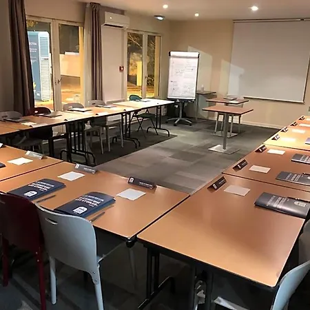 Hotel Kyriad Direct Montpellier Saint Jean De Vedas - La Peyriere Pignan