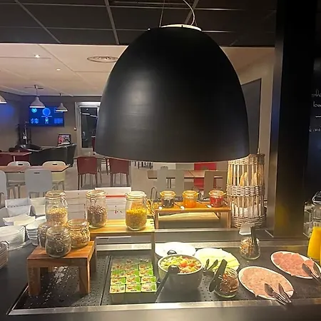 Kyriad Direct Montpellier Saint Jean De Vedas - La Peyriere 2* Pignan