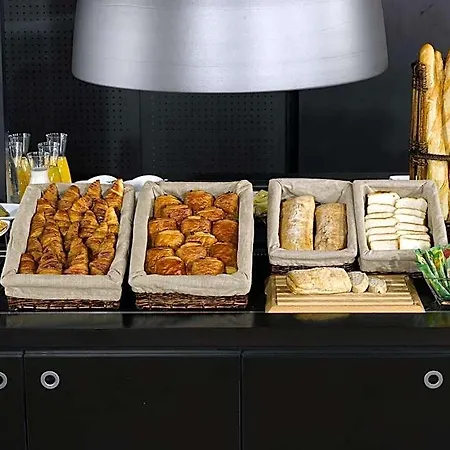 Hotel Kyriad Direct Montpellier Saint Jean De Vedas - La Peyriere 2*