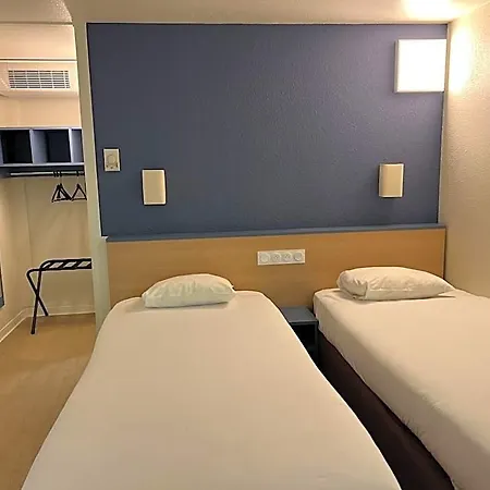 Kyriad Direct Montpellier Saint Jean De Vedas - La Peyriere 2* Pignan