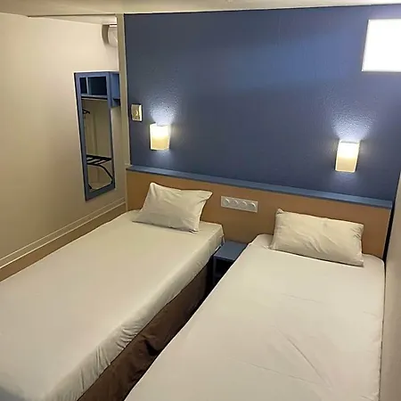 Hotel Kyriad Direct Montpellier Saint Jean De Vedas - La Peyriere 2*